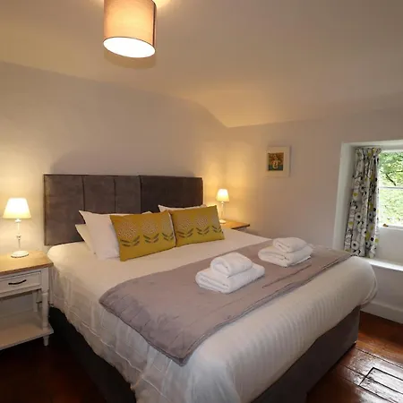 Fir Tree Эмблсайд